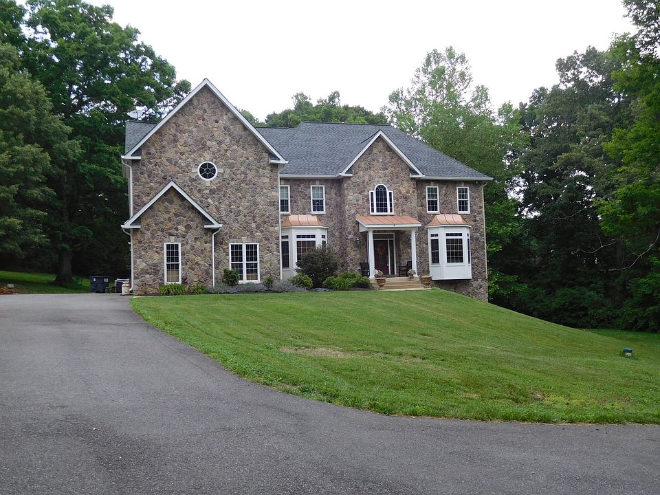 1st image of 3 English Hills Dr