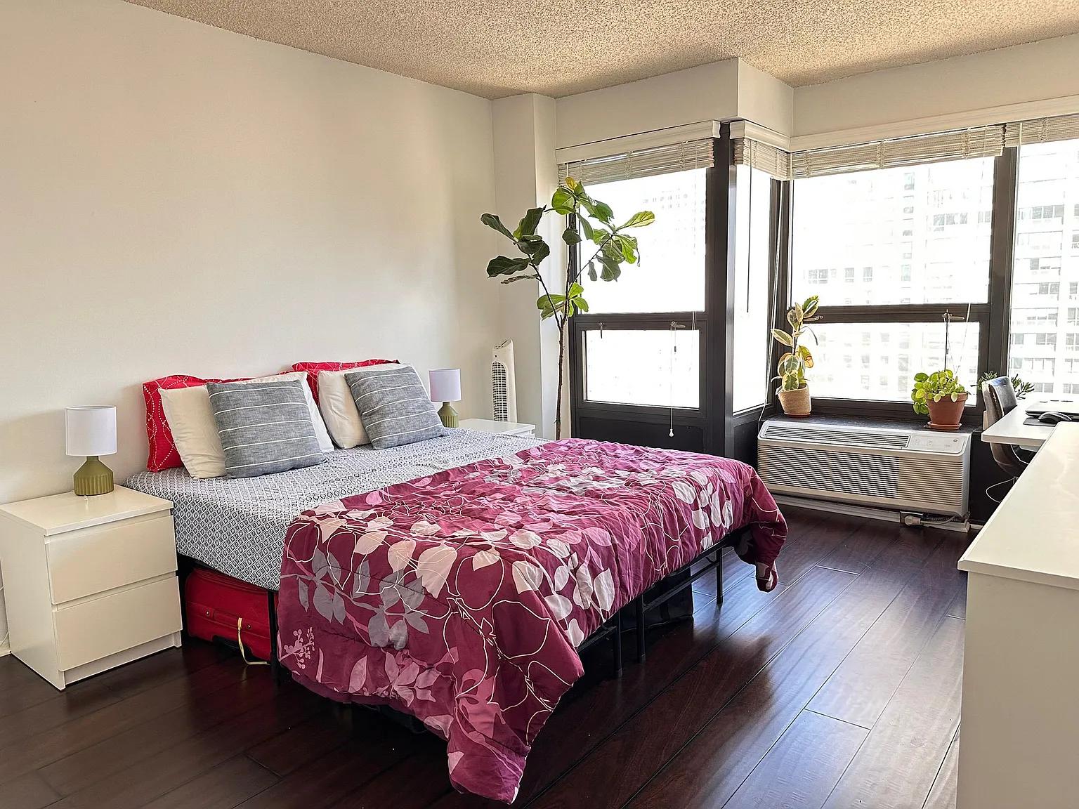 30 E Huron St — Photo 3