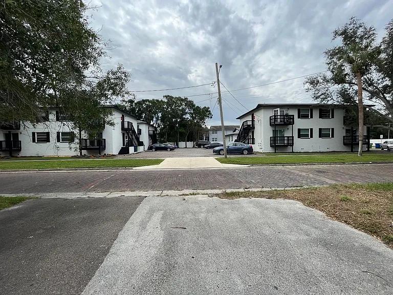 Port Tampa Flats — Photo 8