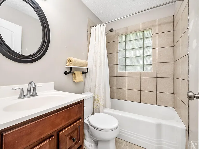 10624 Fallis Rd — Photo 29