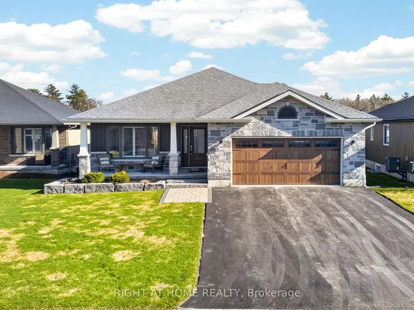 27 Woodburn Dr, Quinte West, ON K8V 0E1
