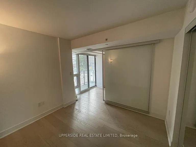 955 Bay St #207 — Photo 11