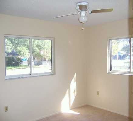 5th image of 407 Maggie Cir