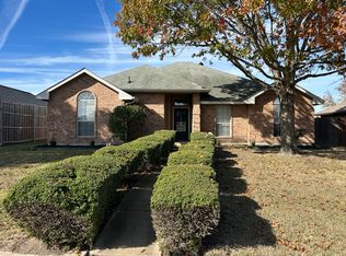 1301 Riverview Ln, Seagoville, TX 75159