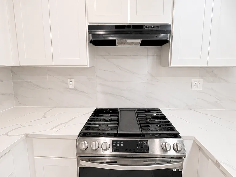 48 S 12th St #3 — Photo 12