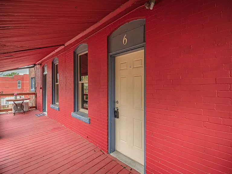 207 Midway Ave — Photo 15