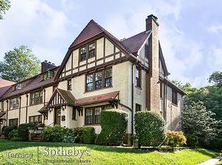 730 Burns St #2, Forest Hills, NY 11375