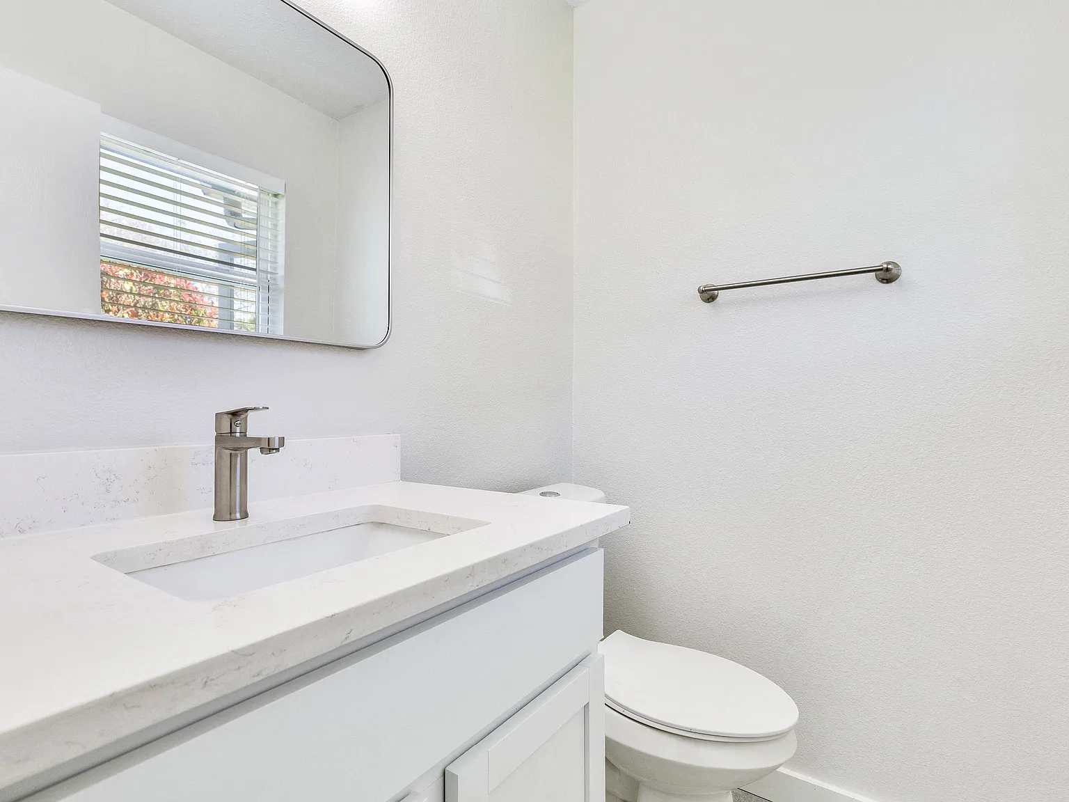 4 bed, 1.5 bath, 1244 sqft, $1,183 — Photo 3