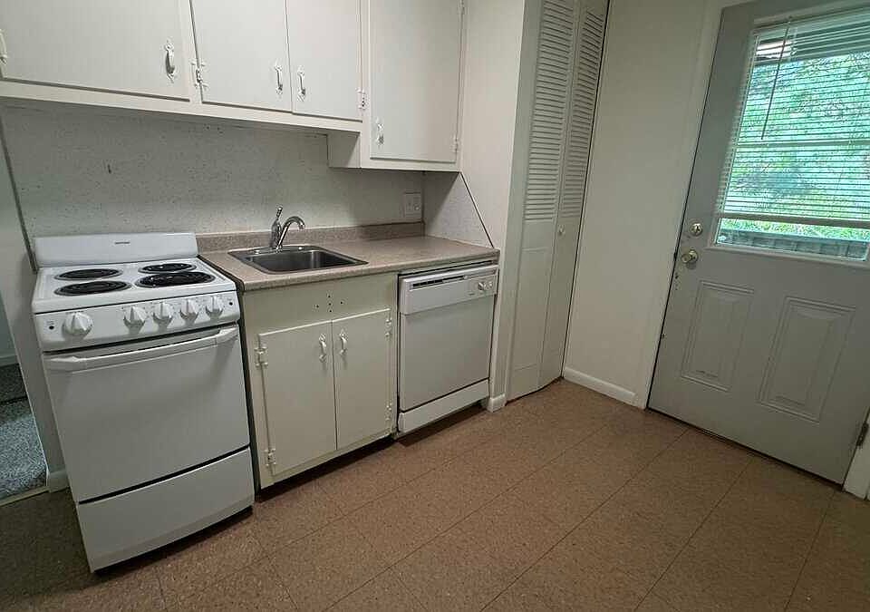 1st image of 2 Townhouse Dr #A
