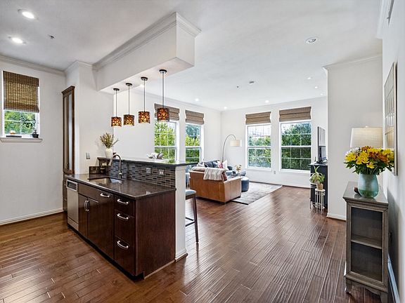 3rd image of 2305 Worthington St APT 206A