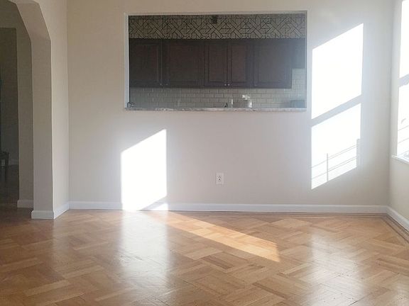 3rd image of 2379 24th St #1