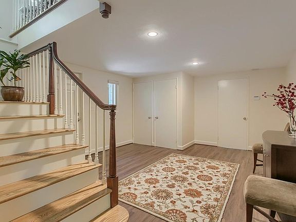 4th image of 33 Coburn Hill Rd