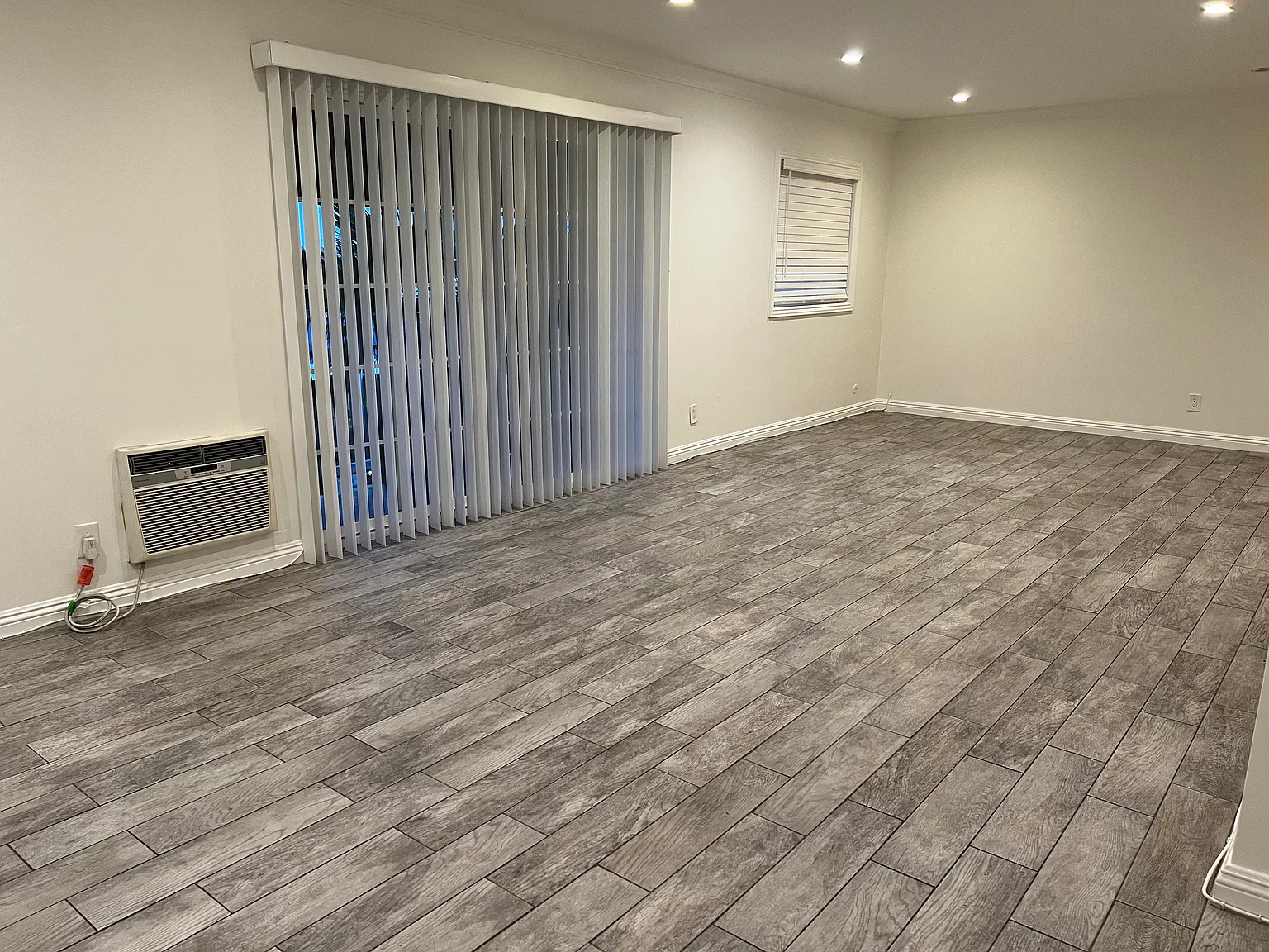 829 N San Vicente Blvd — Photo 2
