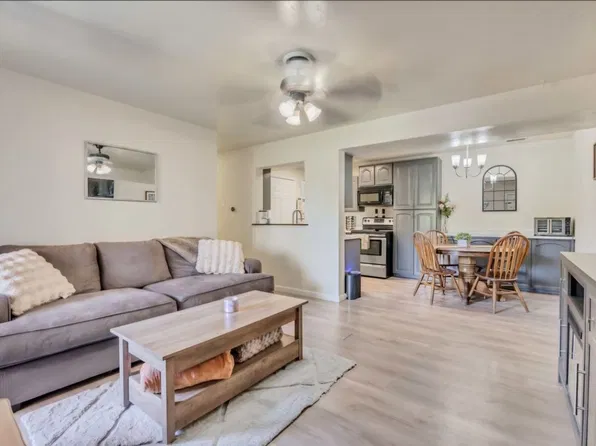 4116 S Oak Meadows Dr APT 10, Taylorsville, UT 84123