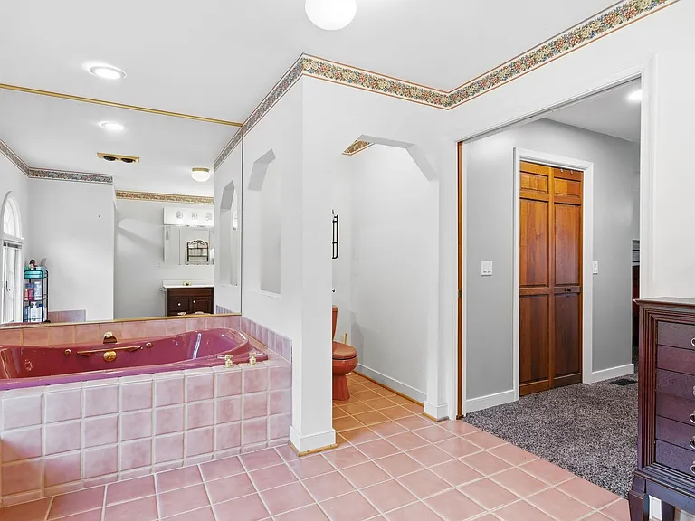 1126 Somerset Ln — Photo 36