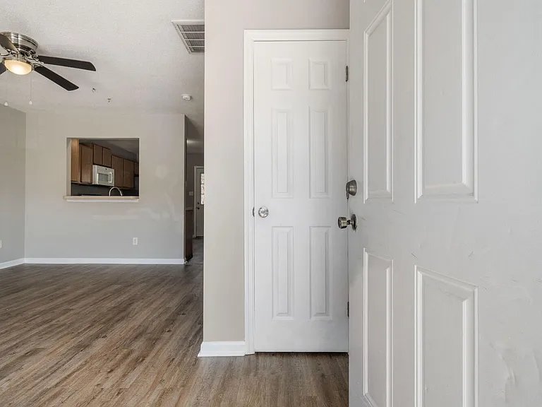 977 W Pueblo Dr — Photo 3