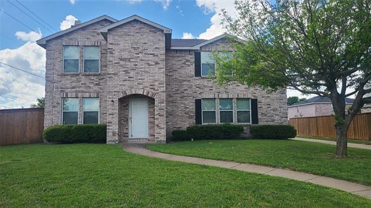 1st image of 654 Pondview Dr