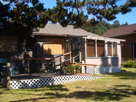 3rd image of 555 NW Spencer Ave