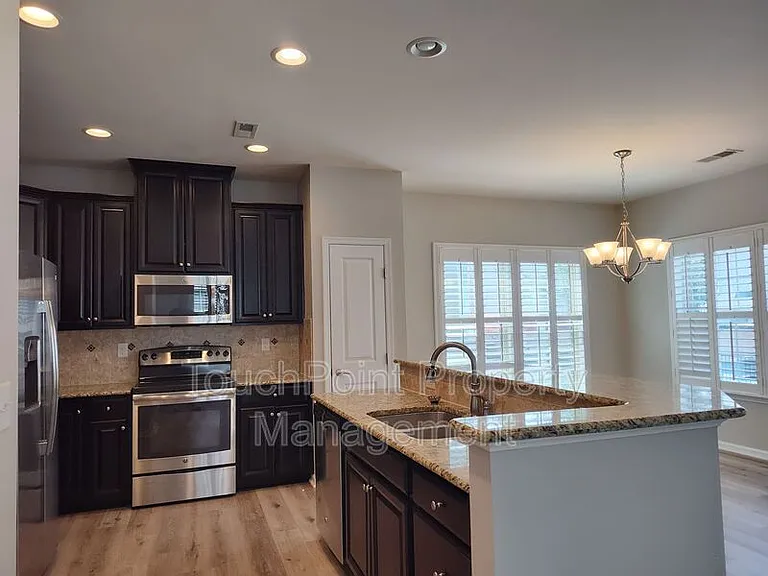 2520 Alyssa Ln — Photo 2