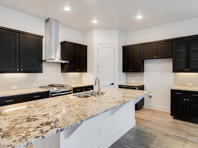 508 W Baylee Love Ln — Photo 11