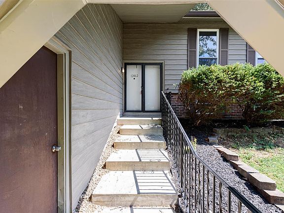 3rd image of 12462 Sandycreek Ln