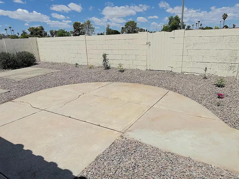 2208 E Farmdale Ave — Photo 31