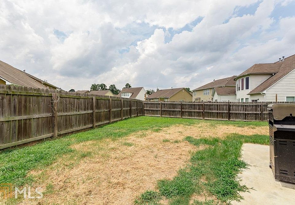 2nd image of 224 Horseshoe Ln