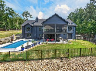 231 Via Appia Dr, Sunrise Beach, MO 65079