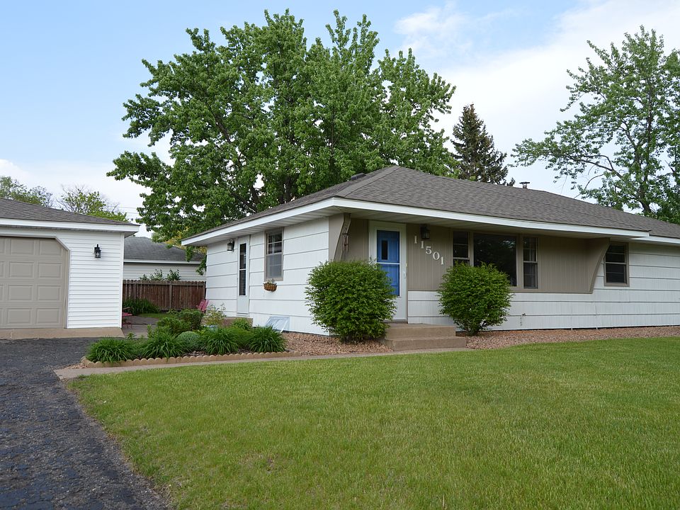 1st image of 11501 N Heights Dr NW