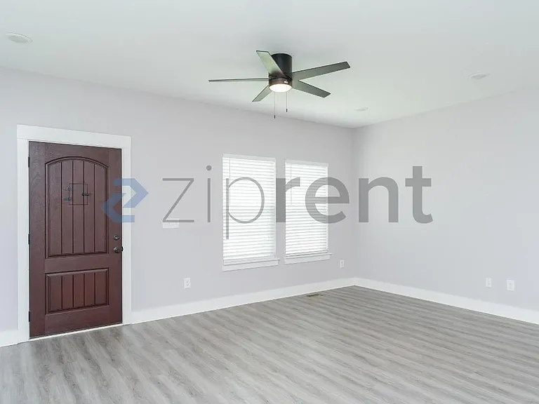 4417 Jersey Pike #105 — Photo 5