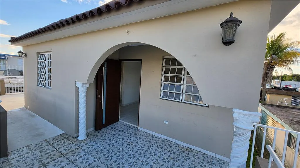 3 bed, 1.0 bath, 1100 sqft, $1,150 — Photo 2