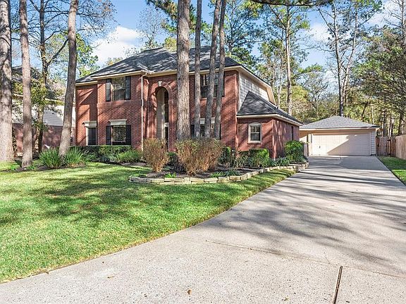 Beautiful stately home located in the highly sought after neighborhood of Cochrans crossing.