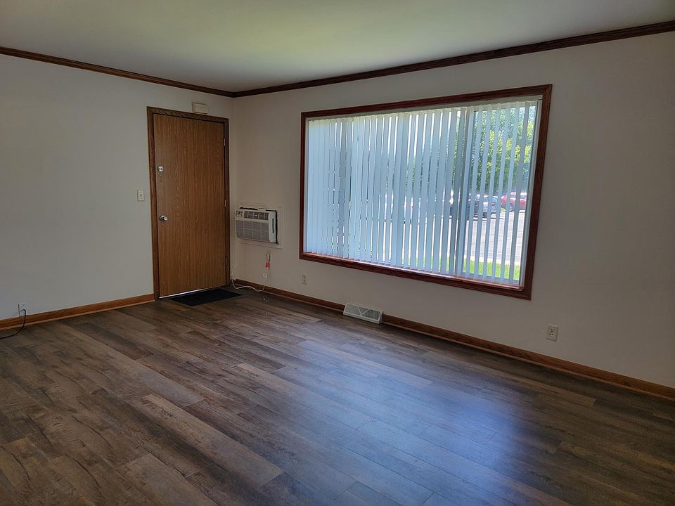 Livingroom with new plank flooring