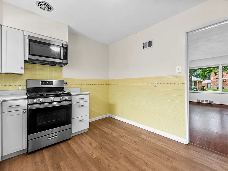 7000 Clifton Ave — Photo 15