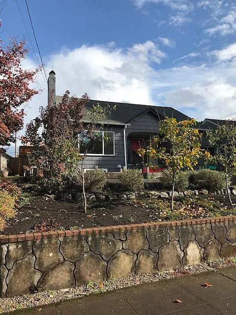 3 bed, 1300 sqft, $2,650 — Photo 2