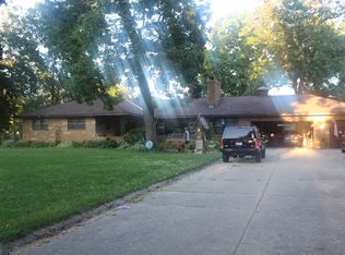 219 Sharon Dr, Dundee, IL 60118