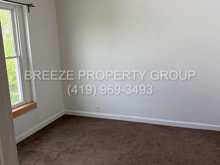 1945 Ottawa Dr #10 — Photo 2