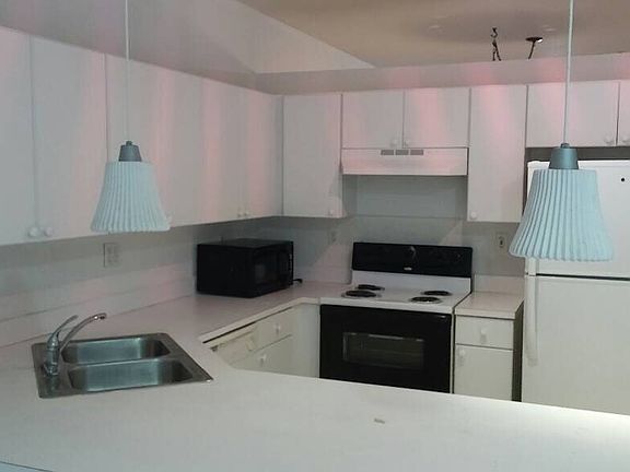 2nd image of 6940 NW 179th St APT 303