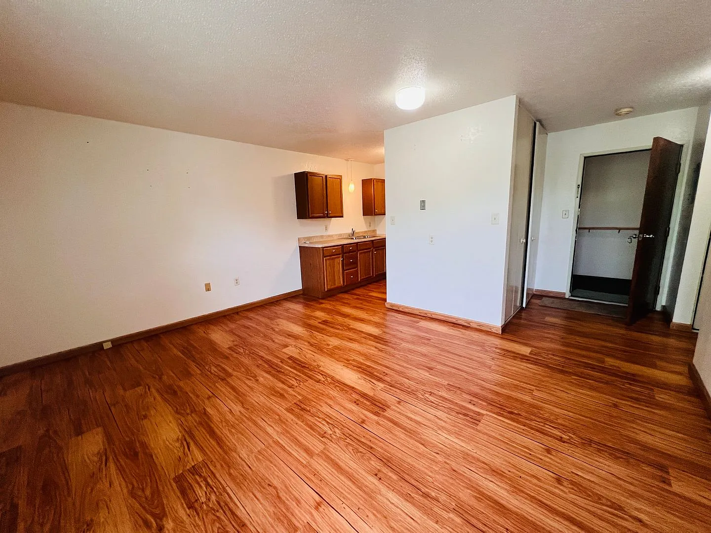 Eureka 22-Plex — Photo 2