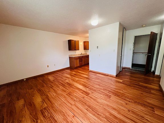 2nd image of 301 12th St #204