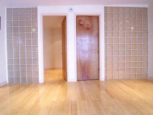 Rented by R New York | media 32