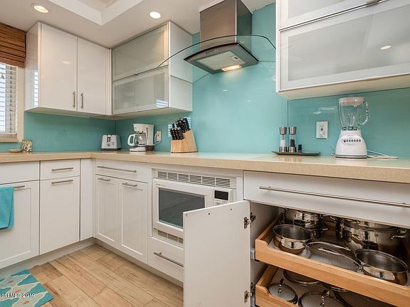 5th image of 220 Young Ave APT 46
