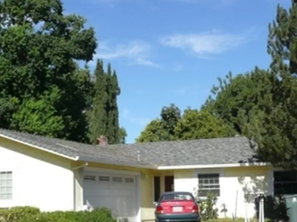 885 N Almond St, Dixon, CA 95620
