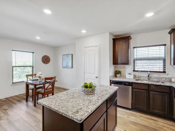 184 Cattlemans Creek Rd W, Newark, TX 76071