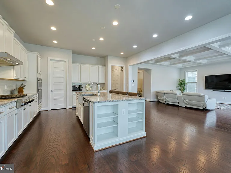 42046 Darlene Pl — Photo 9