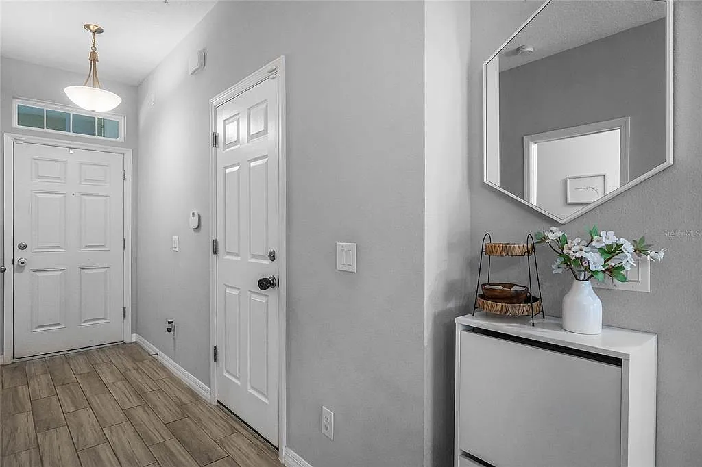 3 bed, 2.5 bath, 1567 sqft, $2,350 — Photo 4
