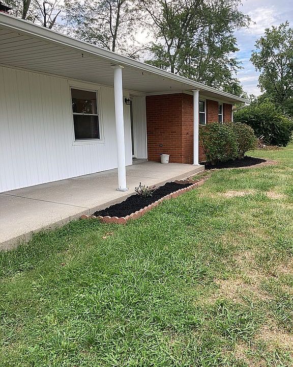 1st image of 2336 Queen Mary Ln