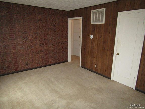5th image of 828 Martin Ave