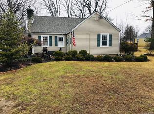 18 Algonquin Dr, Newburgh, NY 12550