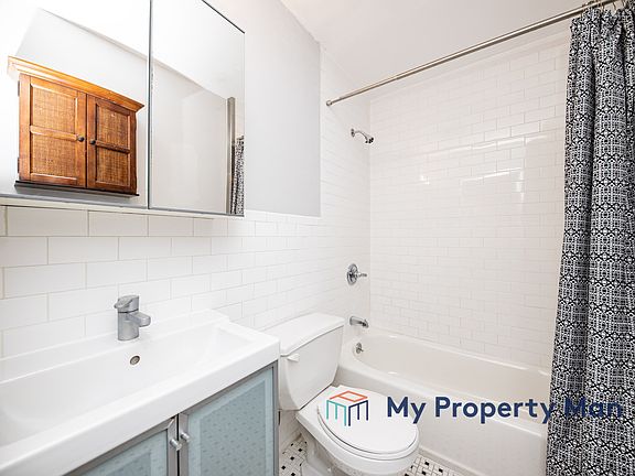 4th image of 61 Herbert St APT 1A